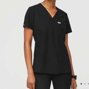 FIGS caterina one pocket scrub top BLACK size MEDIUM